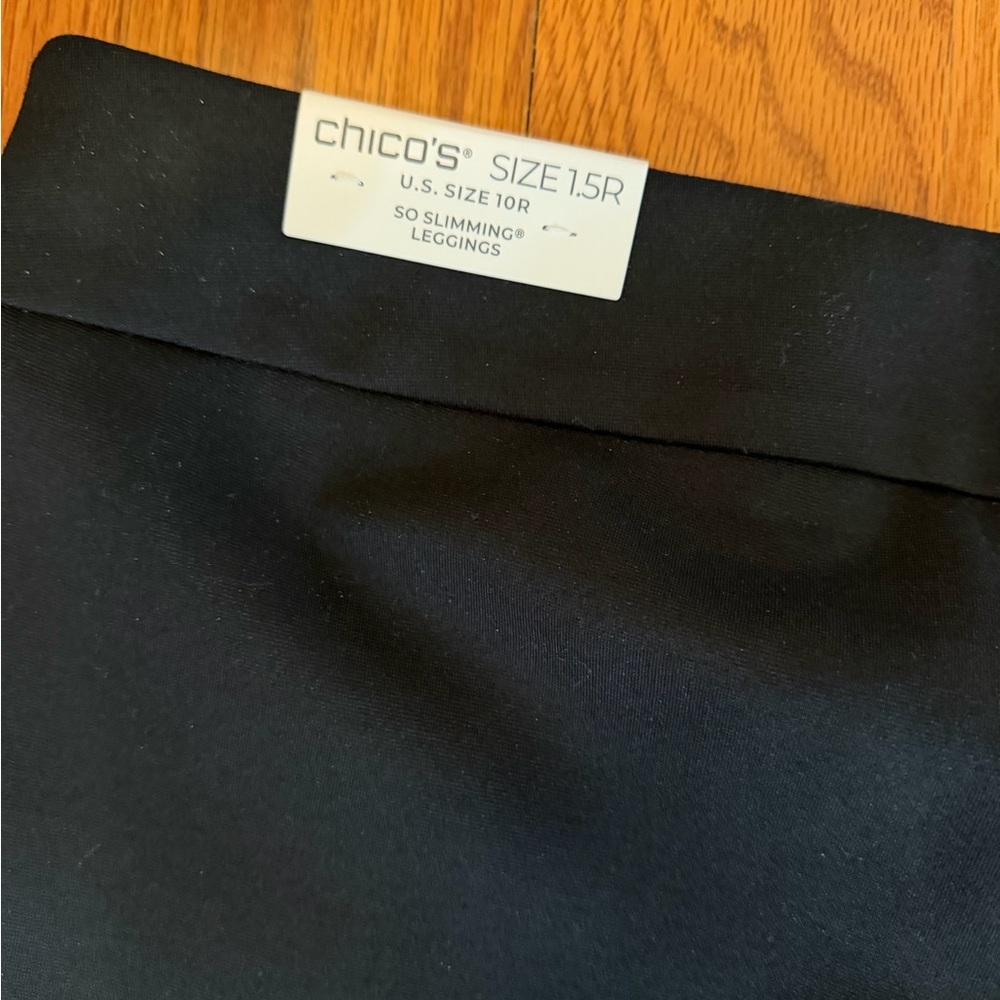 New - Chico's Black Stretch So Slimming Leggings
Comfortable material